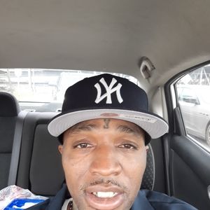 Meet your Posher, Dennis